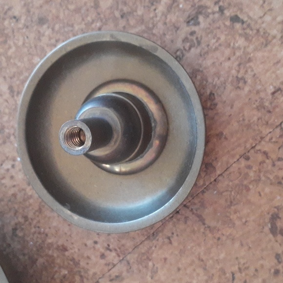 Vintage brass candlestick with butterfly reflector. - Picture 5 of 16